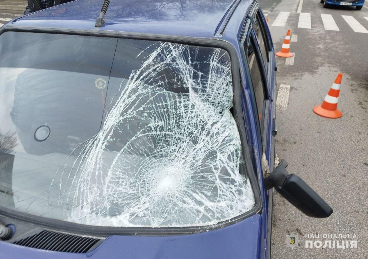 Натисни щоб дізнатись більше про: У Дніпрі повідомили про підозру чоловіку, який на переході збив вагітну та її двох синів