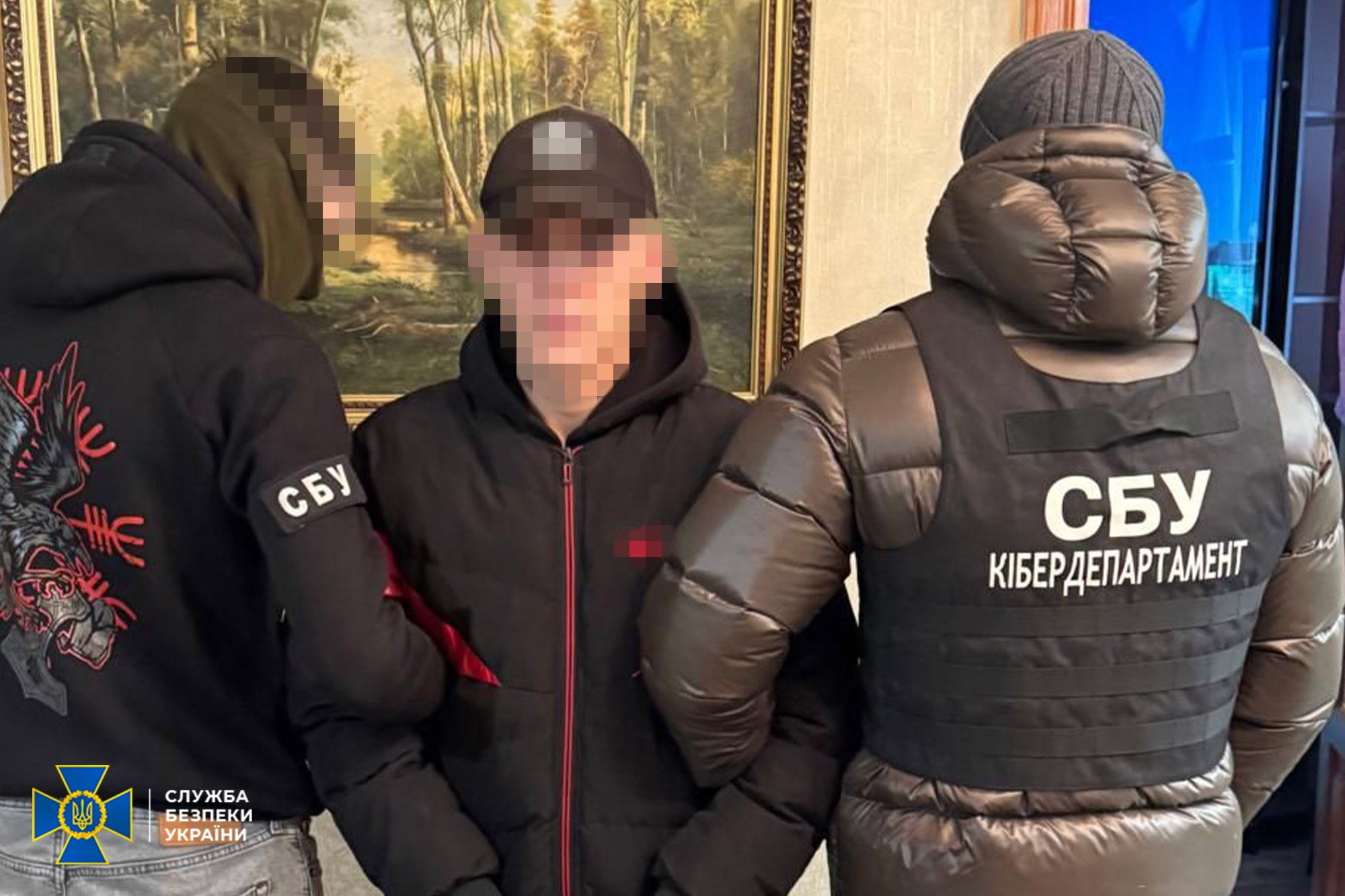 На Дніпровщині затримали чотирьох юнаків, які підпалювали авто військових