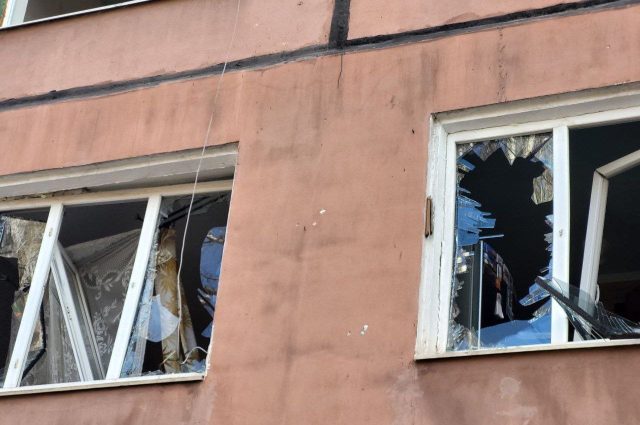 Натисни щоб дізнатись більше про: У Дніпрі внаслідок нічної атаки дронів постраждала жінка