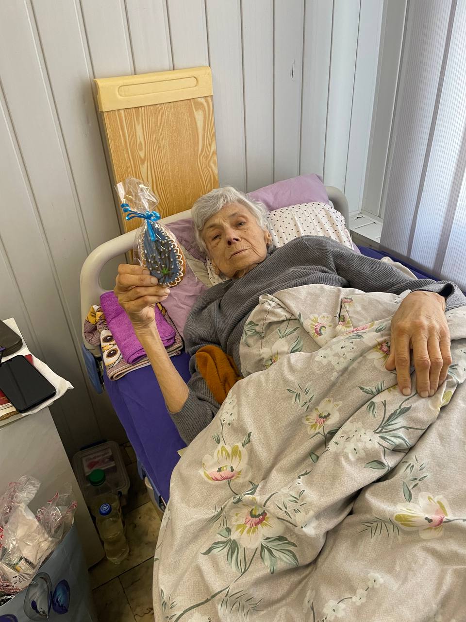 Натисни щоб дізнатись більше про: До Дніпровського центру соцадаптації людей з інвалідністю шукають медсестру та санітара