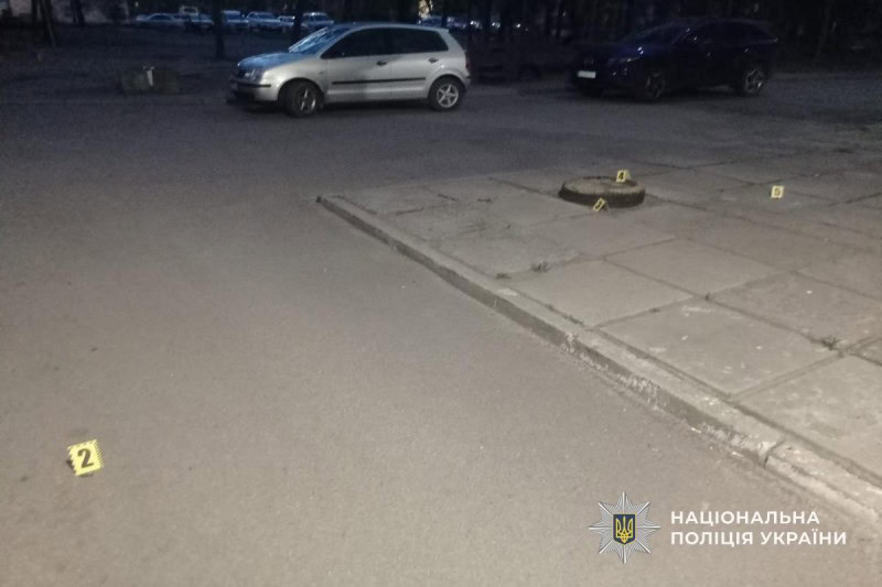 Натисни щоб дізнатись більше про: На Дніпровщині затримали чоловіка, який стріляв з автомата на подвірʼї будинку