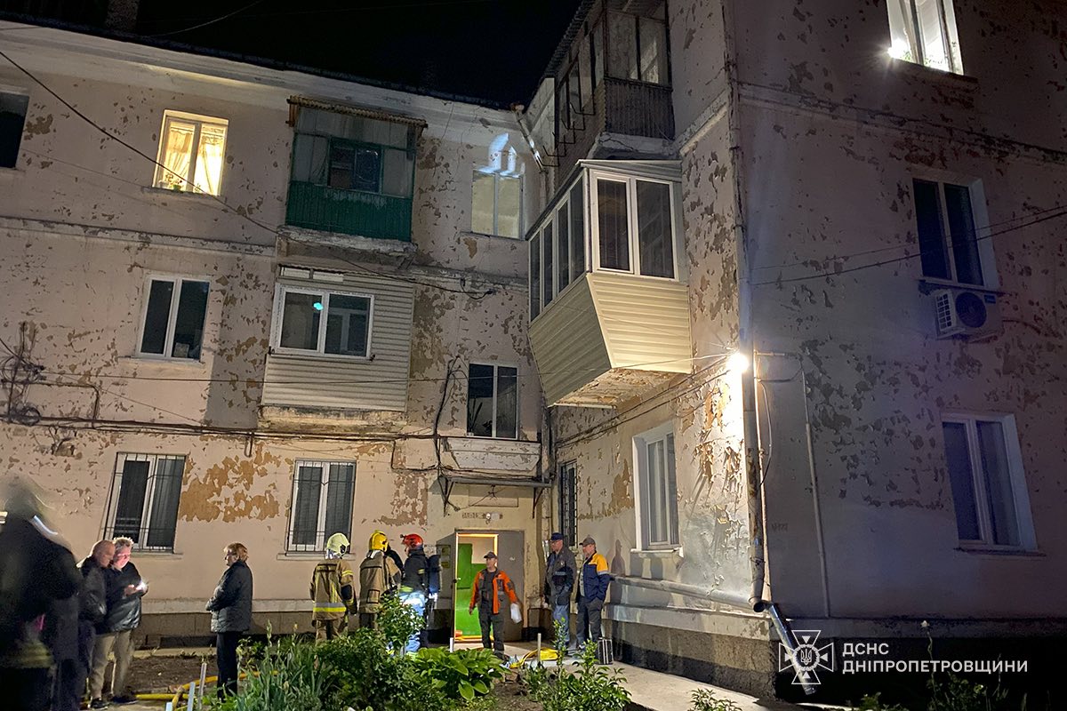 Натисни щоб дізнатись більше про: У Дніпрі з пожежі врятували одну дитину та двох дорослих