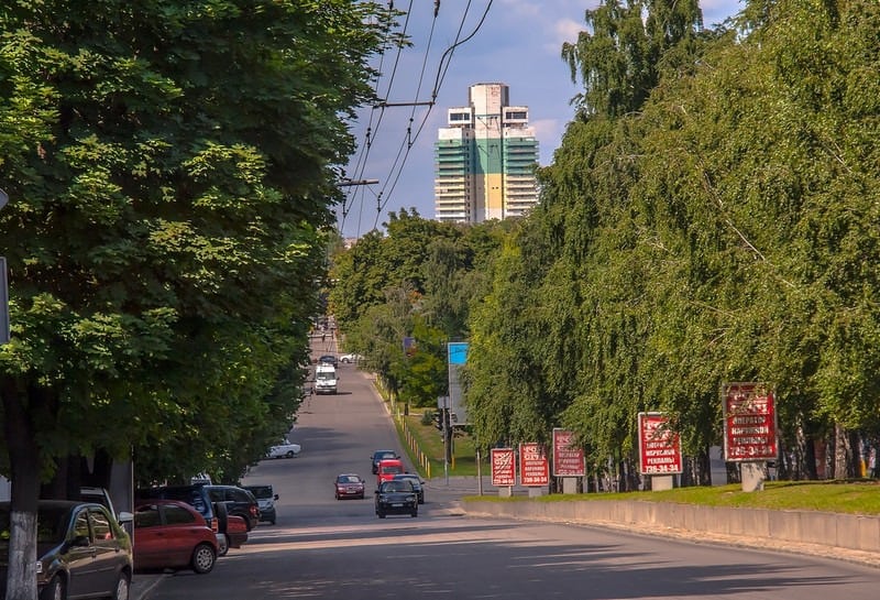 Натисни щоб дізнатись більше про: У Дніпрі на проспекті Поля планують звузити тротуар та бульварну частину