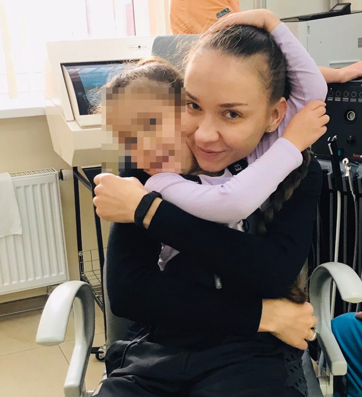 Мама майже пʼять років судиться за те, щоб бачитись зі своєю донькою