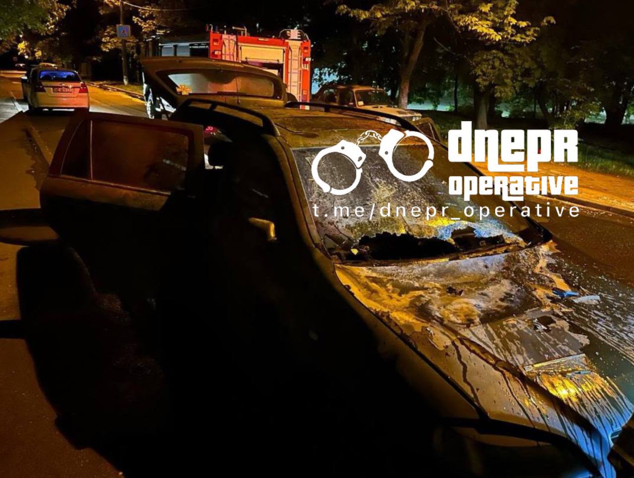 У Дніпрі вночі на Тополі підпалили авто військового