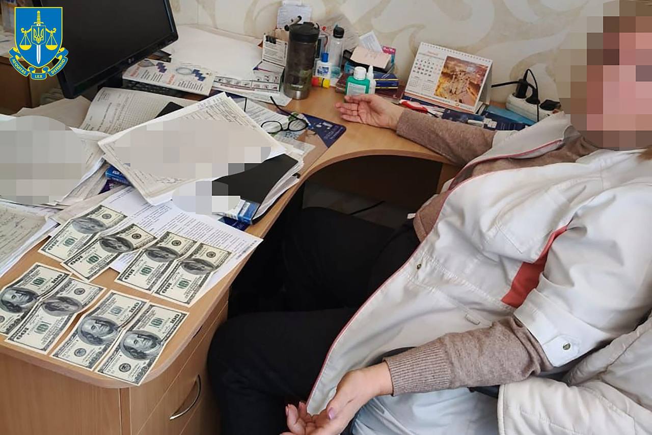 Натисни щоб дізнатись більше про: На Дніпровщині засудили працівників ВЛК за фіктивні довідки