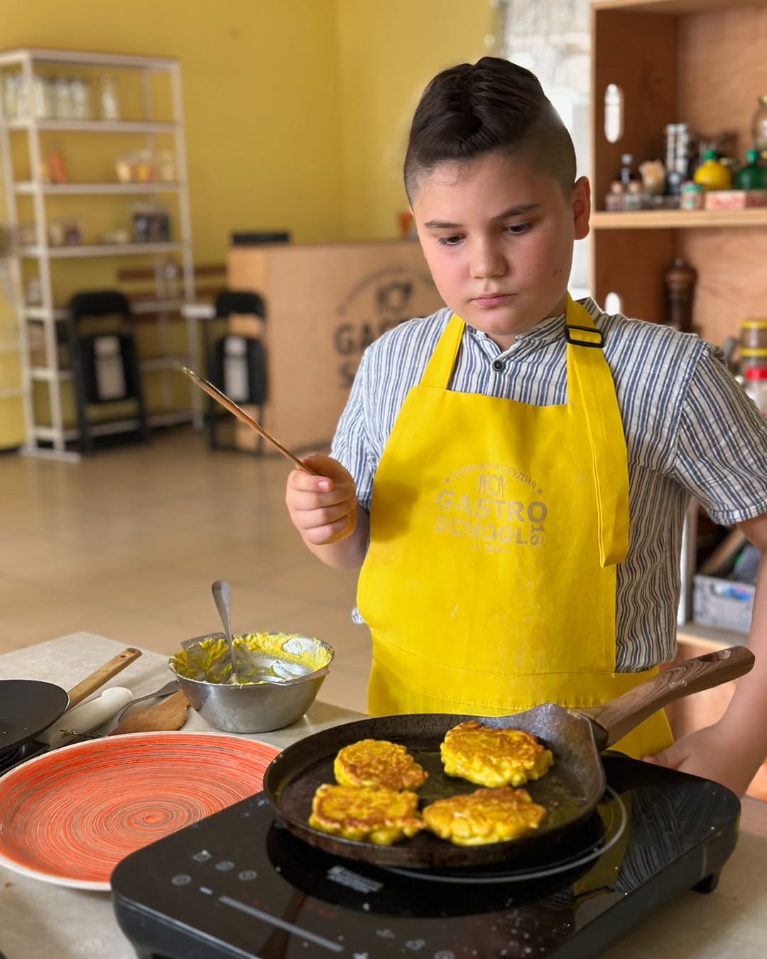 Натисни щоб дізнатись більше про: У Дніпрі стартує літній курс кулінарії для підлітків