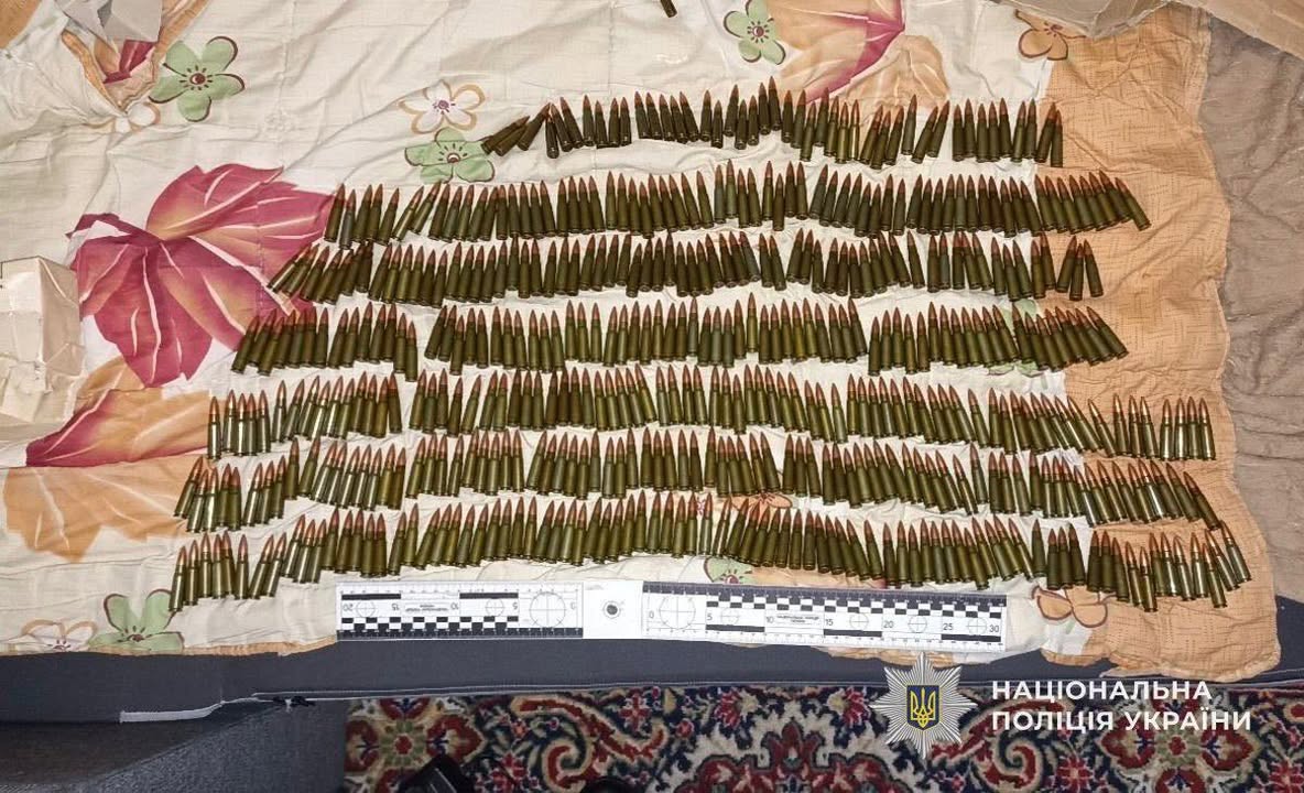 Жителю Самара загрожує 7 років за зберігання патронів без дозволу