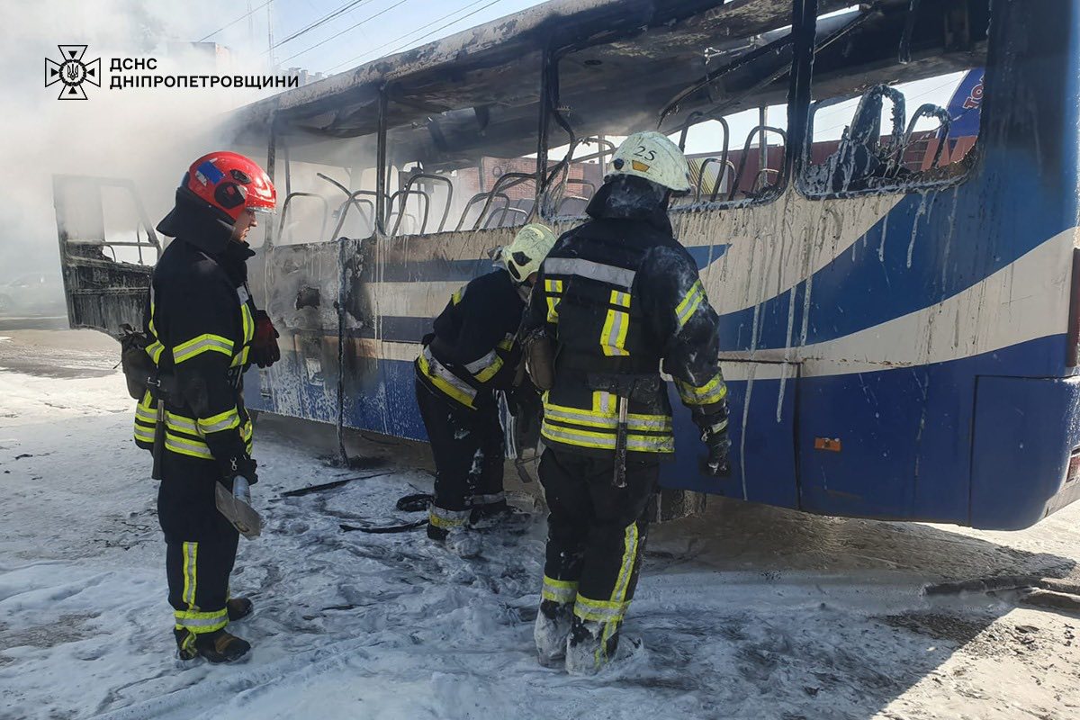 У Дніпрі під час руху загорівся автобус