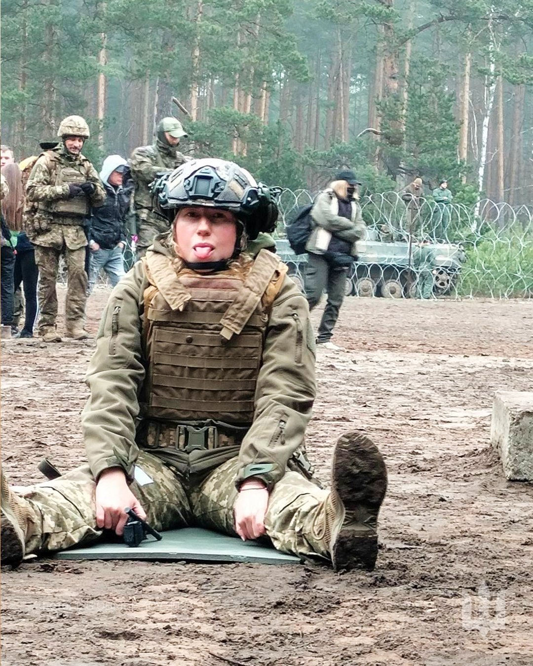 У дніпровській бригаді служить операторка дронів, яка раніше будувала карʼєру фотомоделі