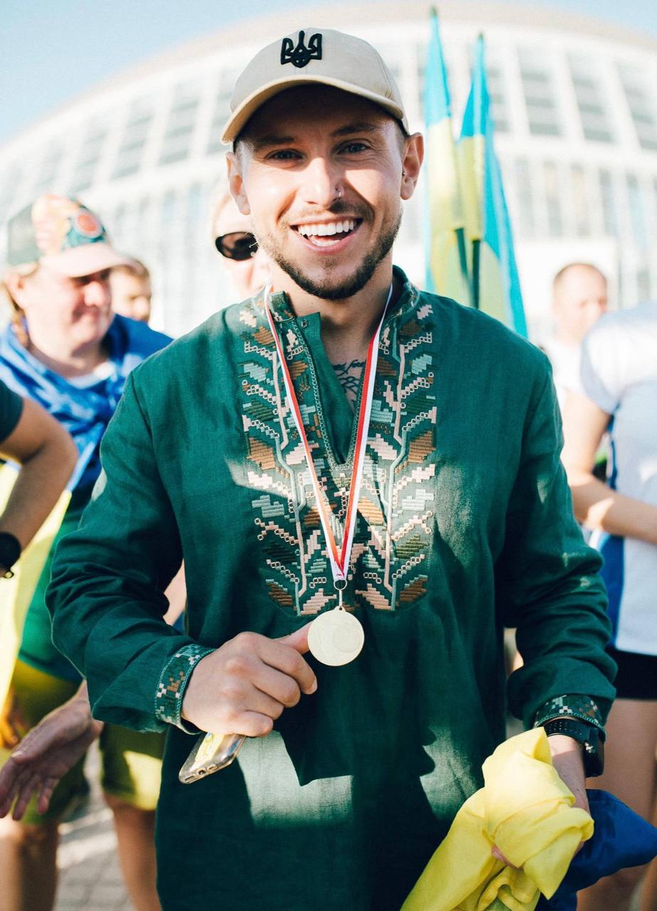 Спортсмен родом з Дніпра став першим українцем, який фінішував на марафоні в Алясці
