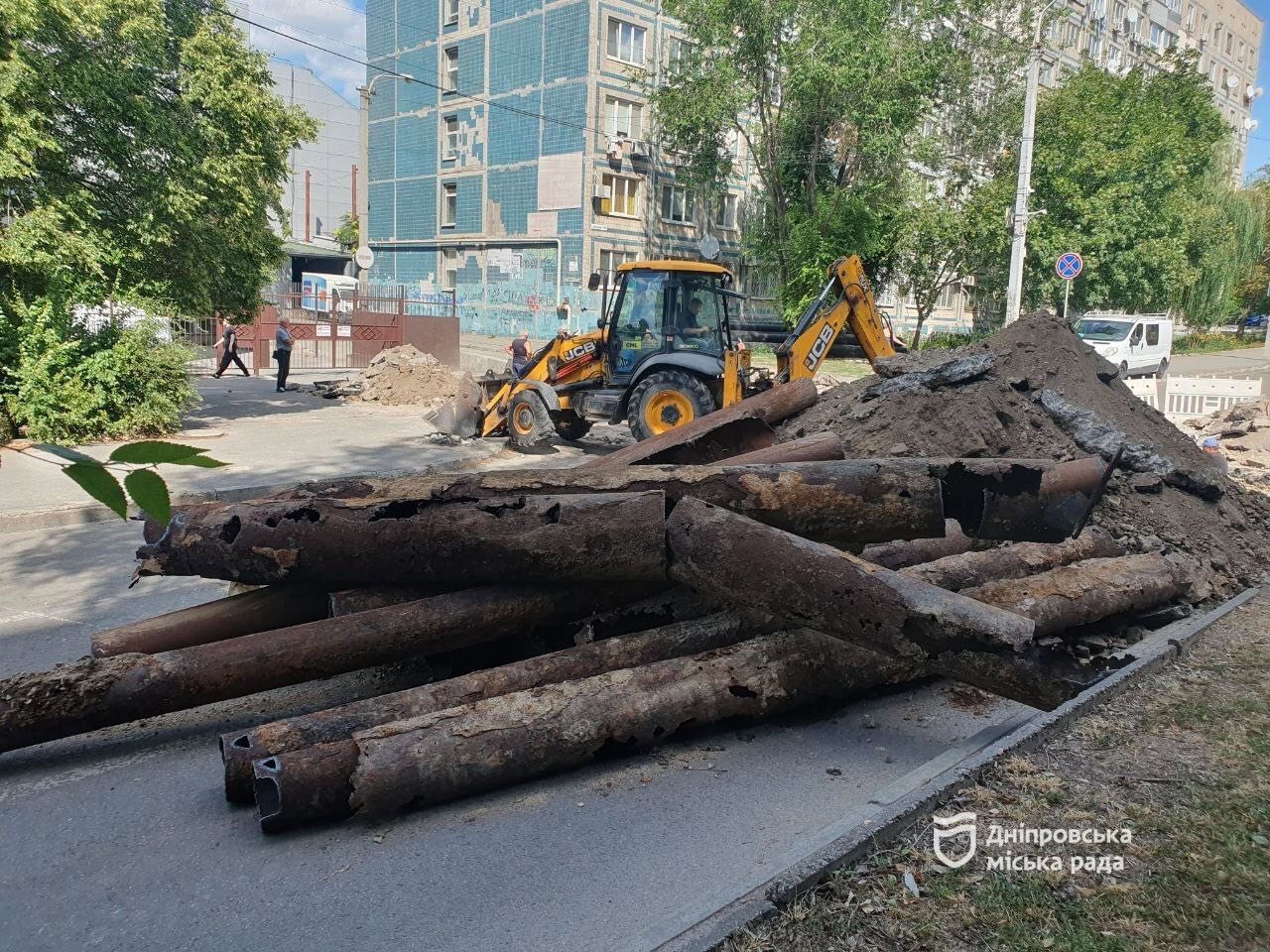 У Дніпрі модернізують одну з головних тепломагістралей міста
