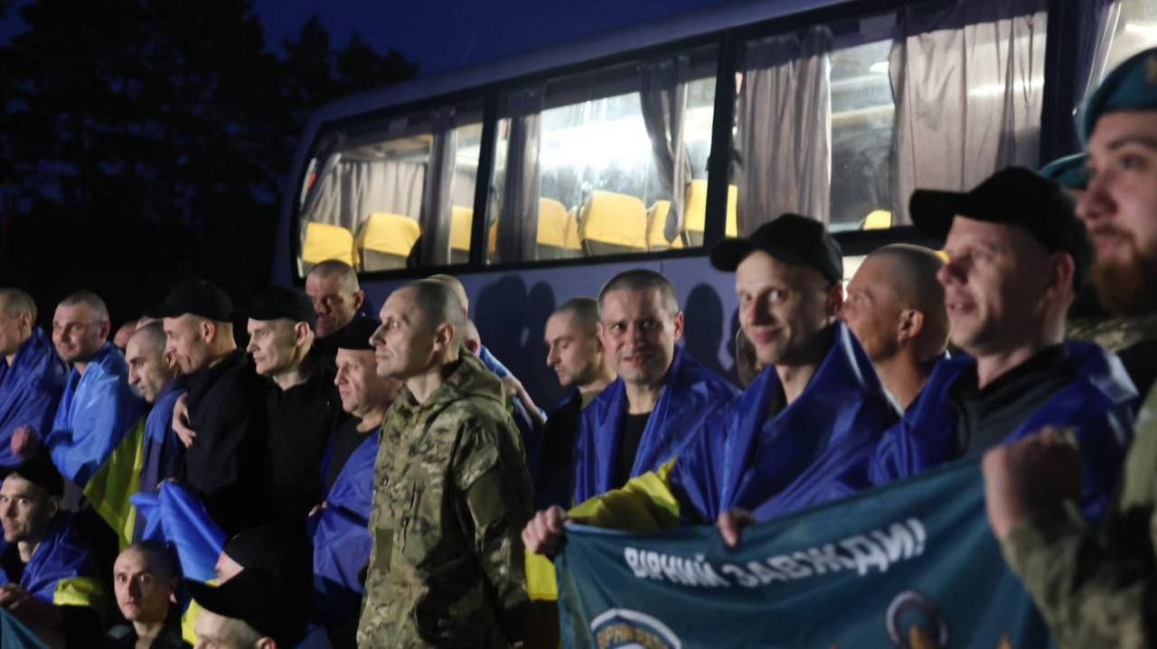 З полону повернулися ще 10 захисників Дніпровщини