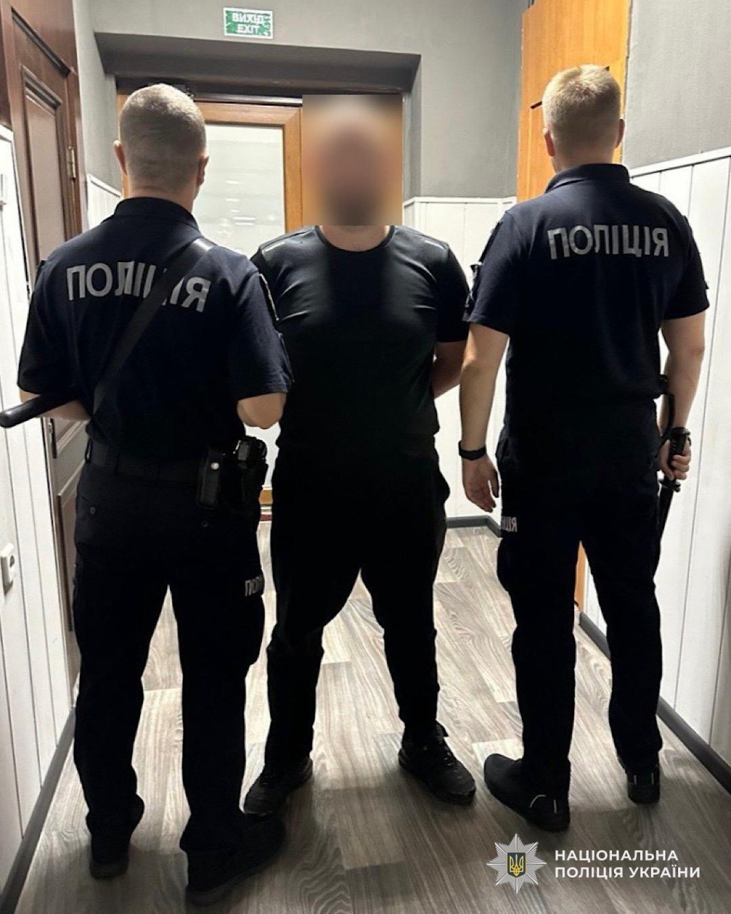 У Дніпрі затримали чоловіків, які продавали зброю і обкрадали машини