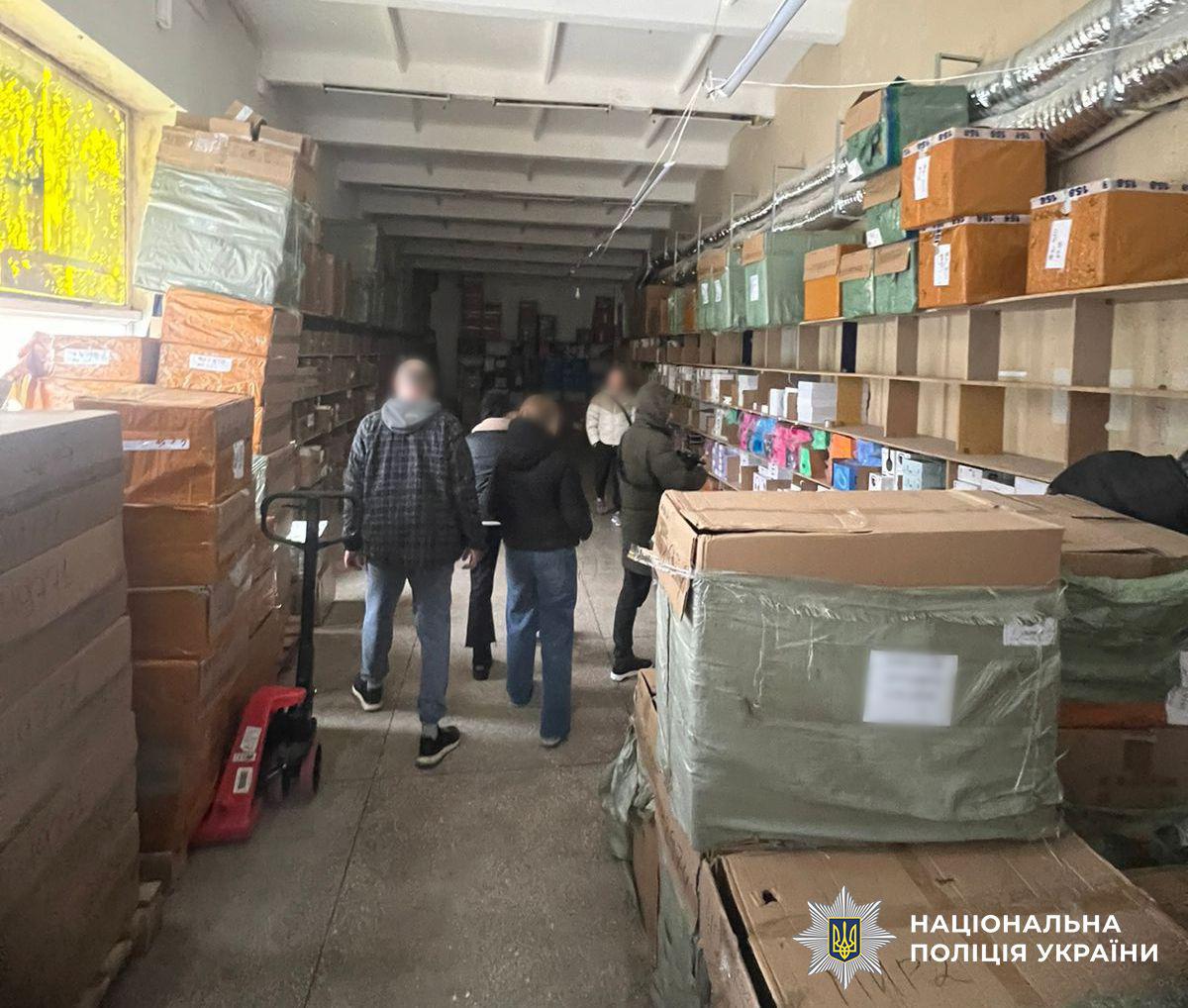 На Дніпровщині викрили продаж підроблених ґаджетів на 24 мільйони гривень