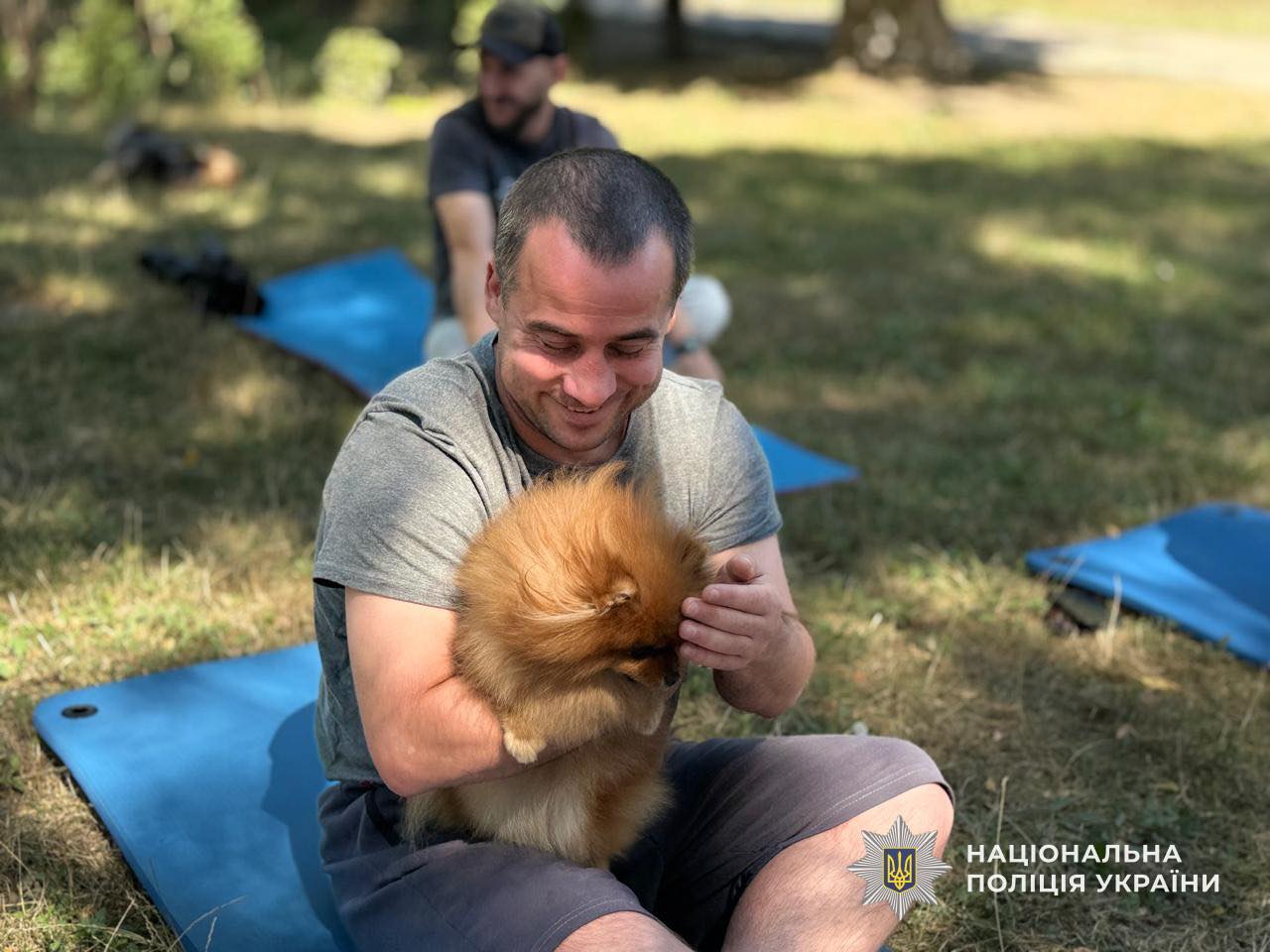 У Дніпрі для поранених захисників провели йогу з песиками