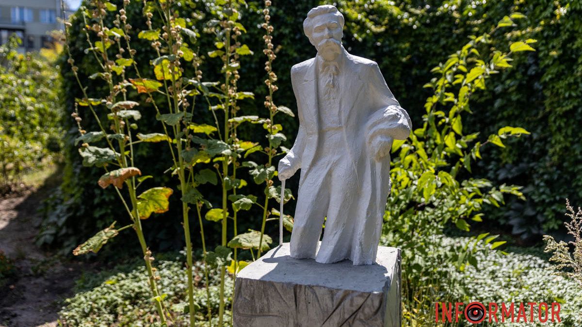 У Дніпрі відкрили пам’ятник історику Дмитру Яворницькому