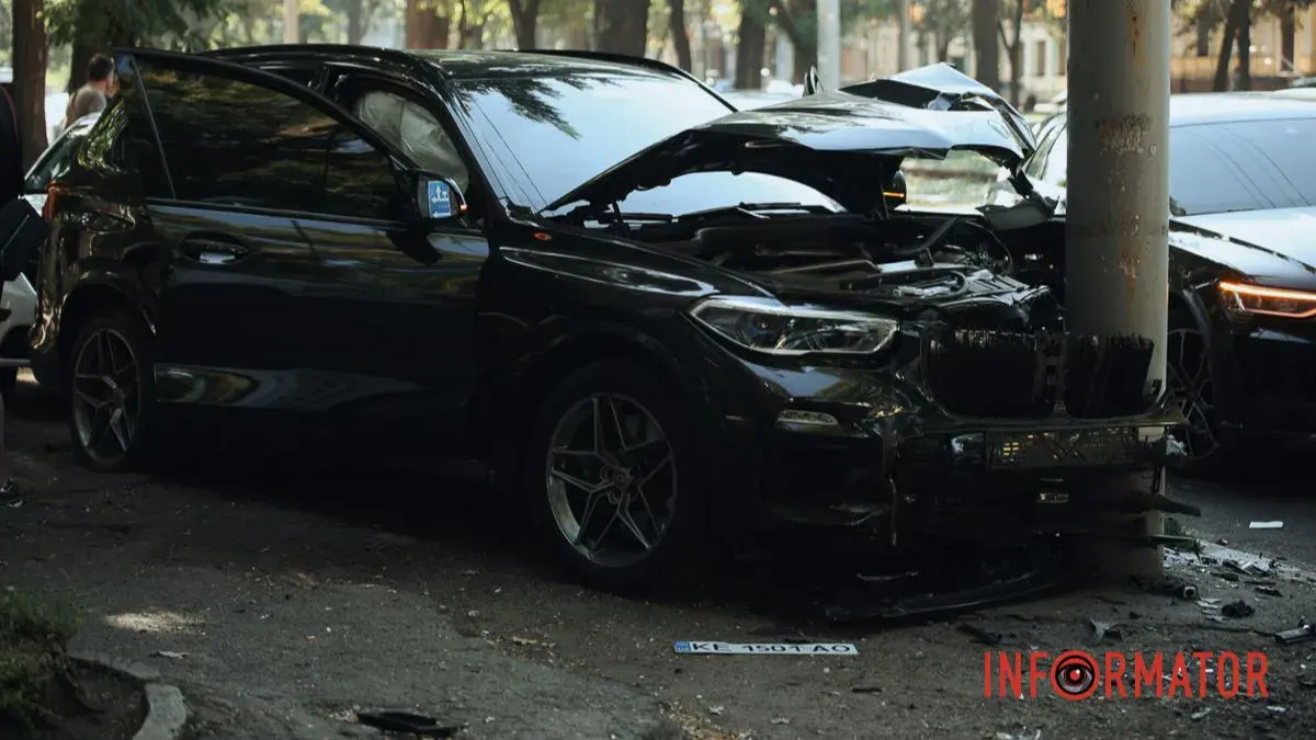 Смертельна аварія у Дніпрі: BMW збила чоловіка після зіткнення з Tesla