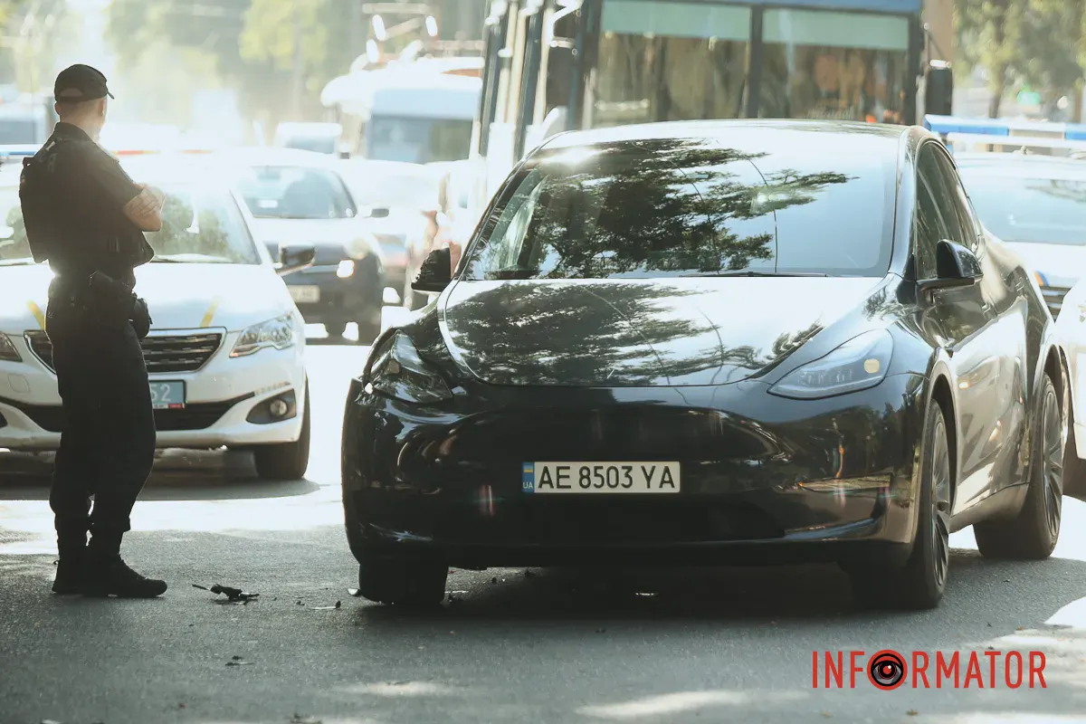 Смертельна аварія у Дніпрі: BMW збила чоловіка після зіткнення з Tesla