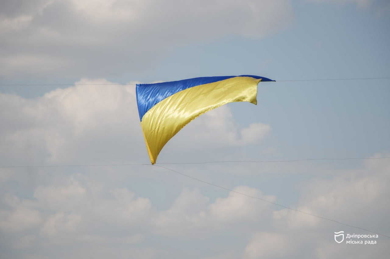 Два парки Дніпра прикрасили до Дня Незалежності