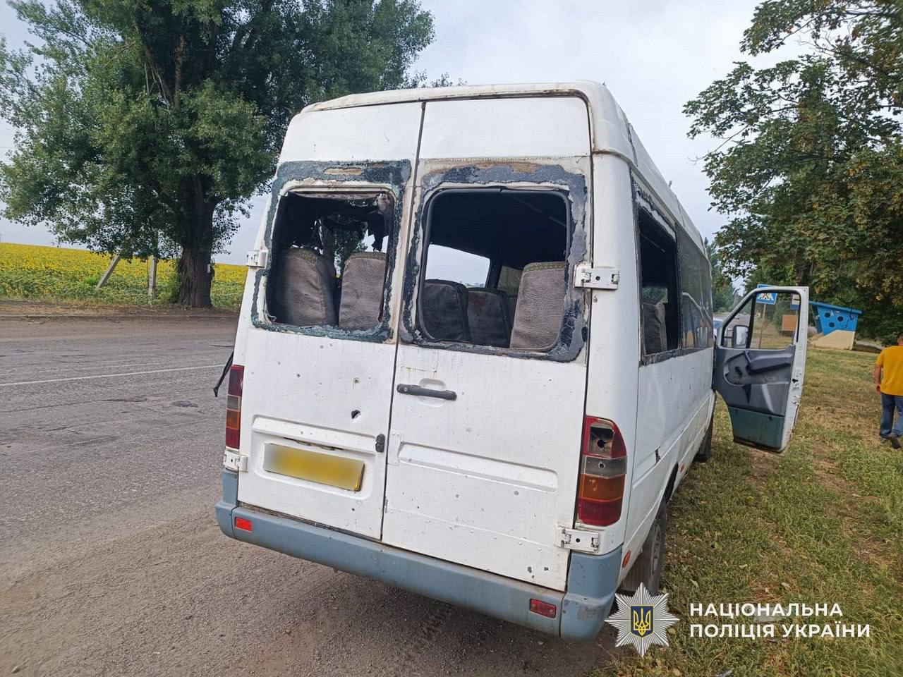 На Дніпровщині дрон влучив у мікроавтобус: загинув чоловік, є поранені