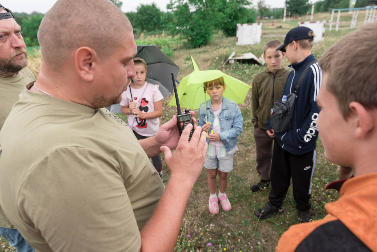 На Дніпровщині діти військових пройшли патріотичний квест від ветеранів війни