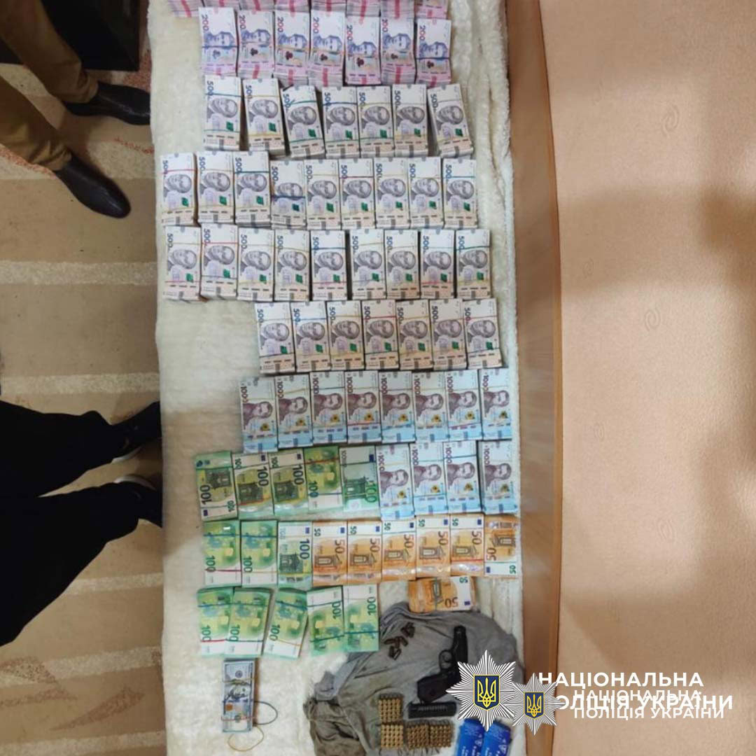 Посадовців Дніпровської міськради підозрюють у розкраданні понад 2 млн грн