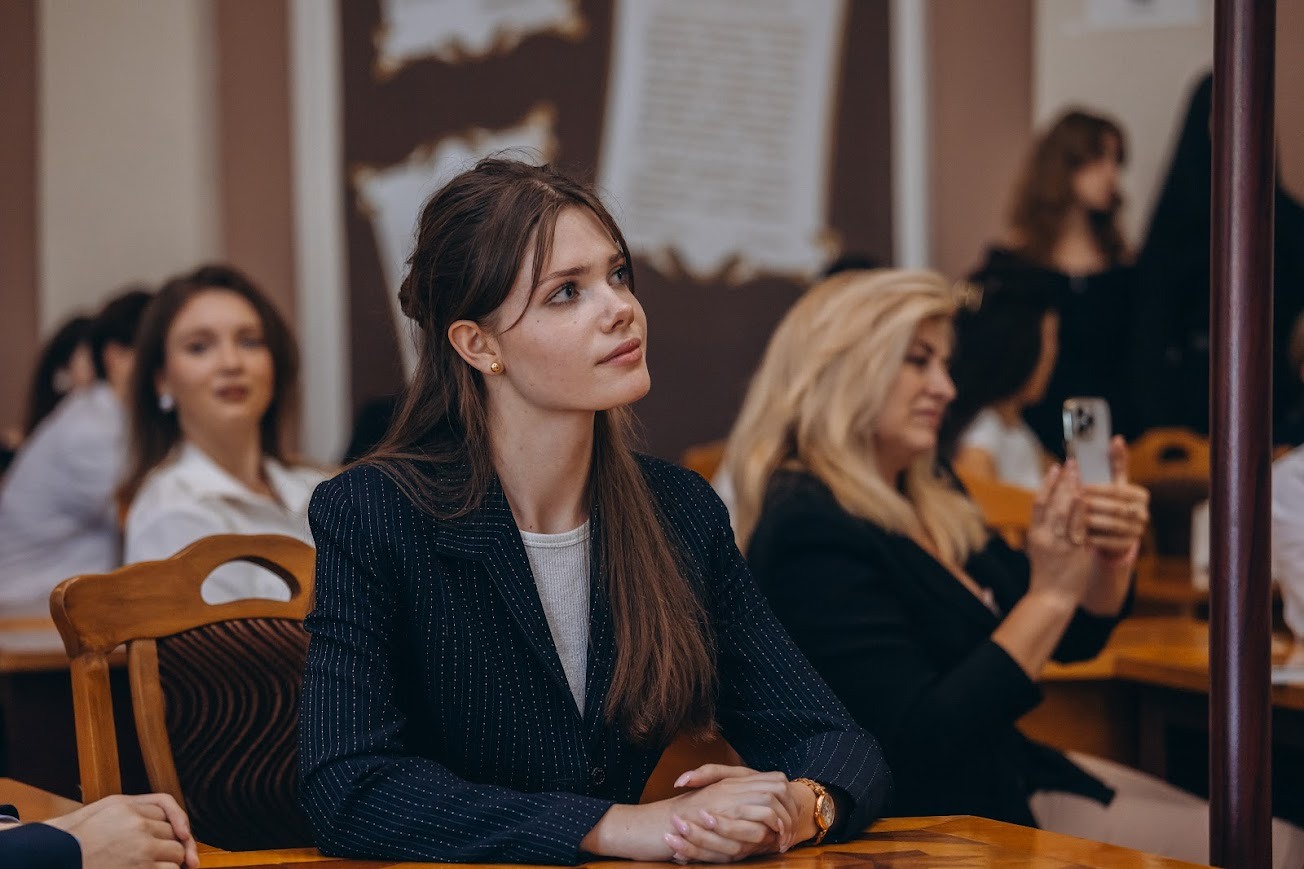 Студенти Дніпра поспілкувалися з Нобелівською лауреаткою миру