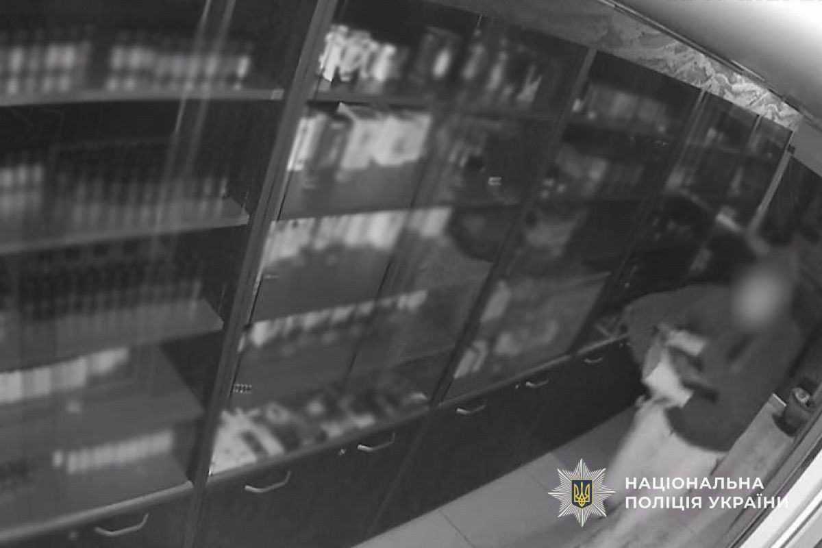 Житель Дніпра крав у закладах харчування гроші та техніку