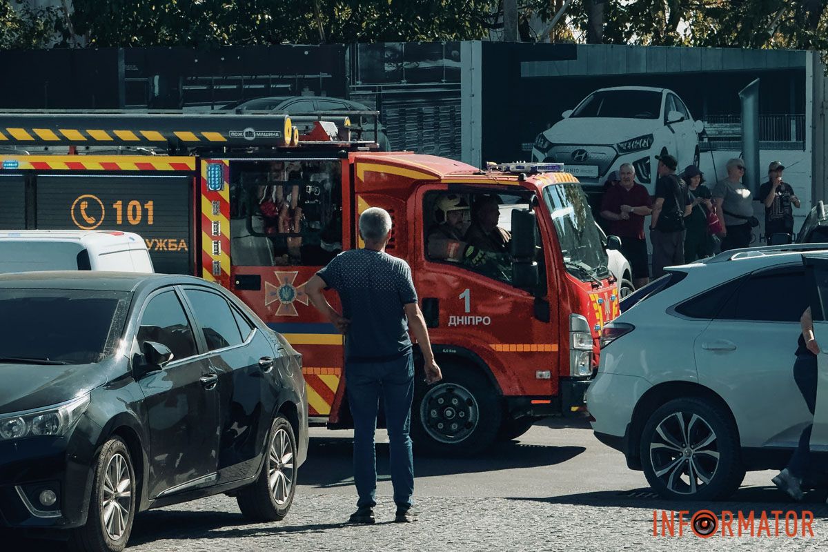 У Дніпрі масштабна пожежа: перекрито вулицю Академіка Белелюбського