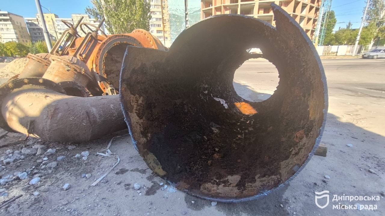 У Дніпрі відновлюють насосну станцію та прокладають труби