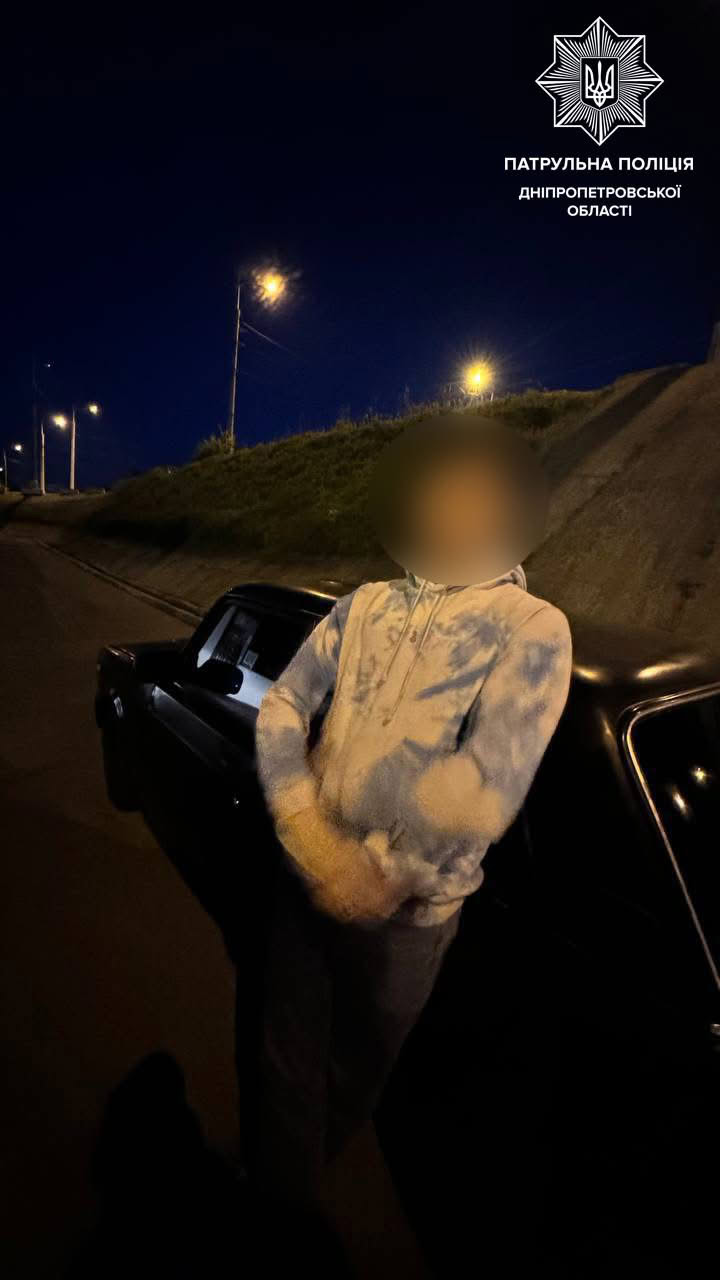 У Дніпрі 17-річний хлопець під час комендантської години їздим за кермом