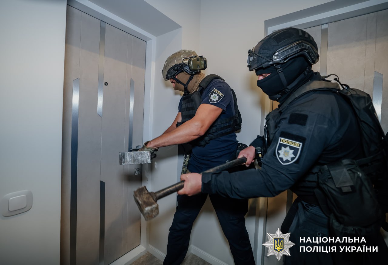 Дніпрянин ошукав європейців на 12 млн грн через кол-центри