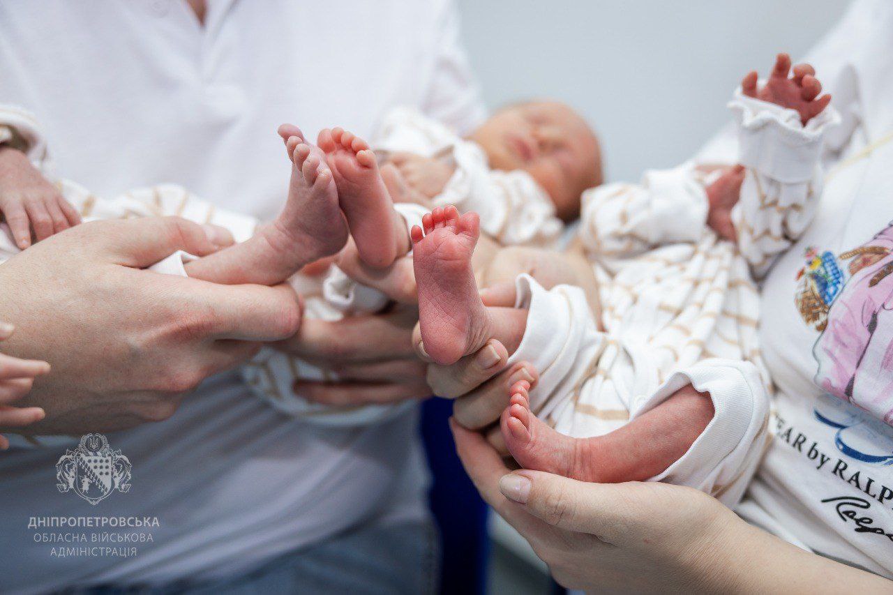 На Дніпровщині народилися одразу дві трійні