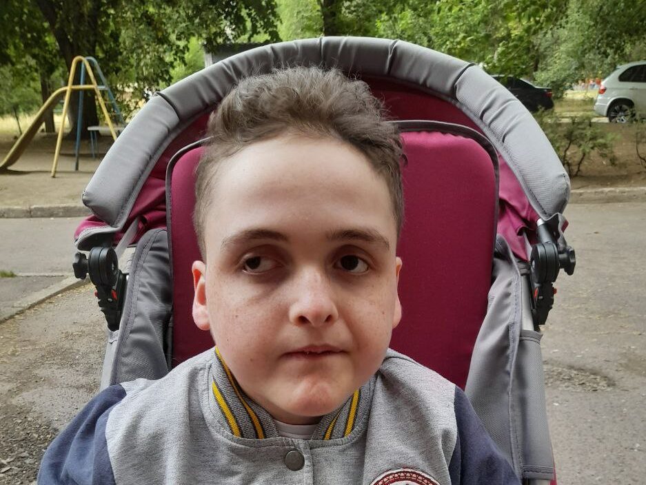 На Дніпровщині мати відстоює права сина з тяжким діагнозом