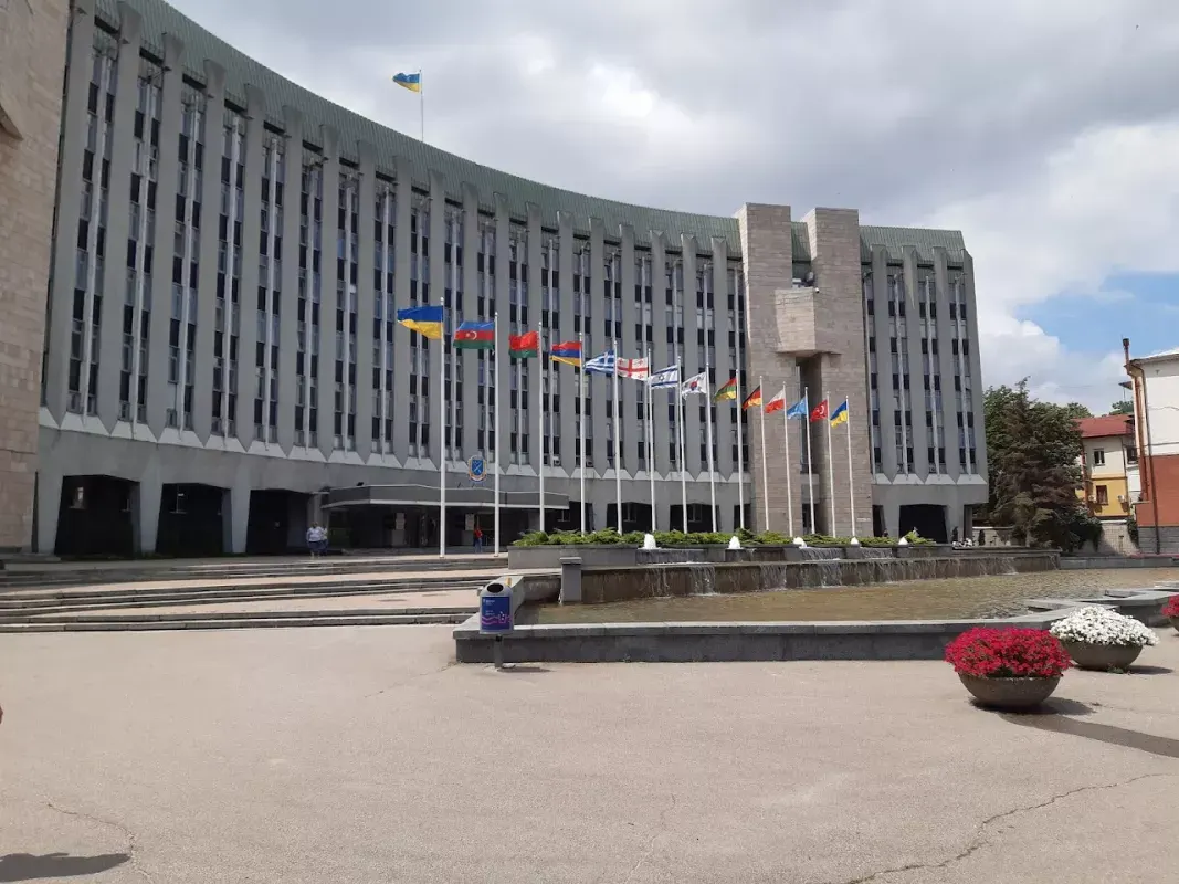 Натисни щоб дізнатись більше про: Міськрада Дніпра проти яхт-клубу: місто пояснило свою позицію щодо земель на Перемозі