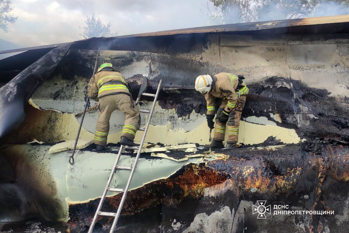 На трасі Дніпровщини вщент вигоріла вантажівка