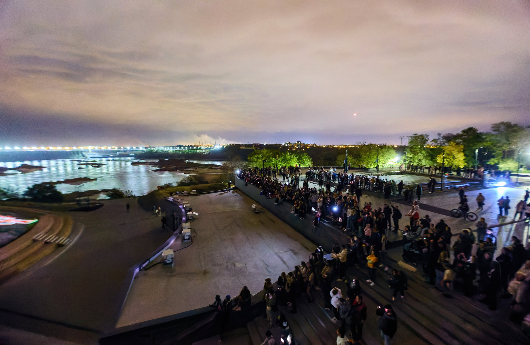 Дніпровська компанія відновила лазерно-проекційну артінсталяцію на Хортиці