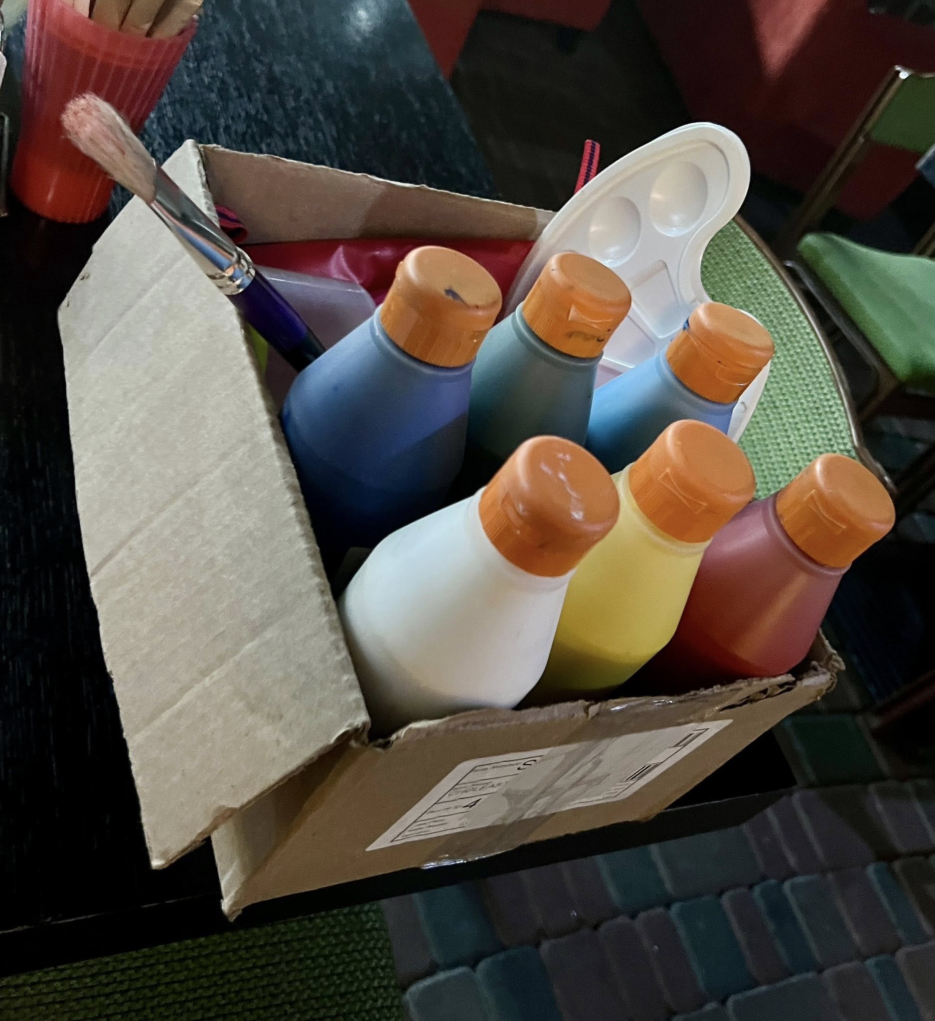 Дніпрянам пропонують розфарбувати справжній ретроавтомобіль