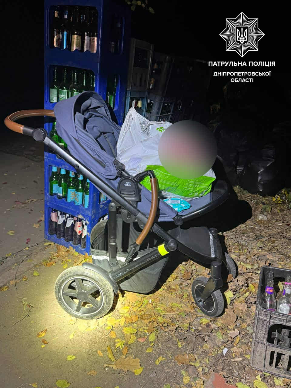 Житель Дніпра намагався викрасти дитячий візочок, що стояв біля крамниці