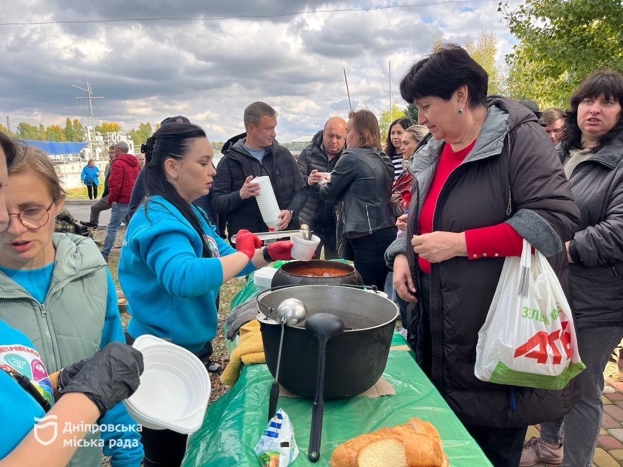 У Дніпрі до свята наготували понад 210 літрів борщу