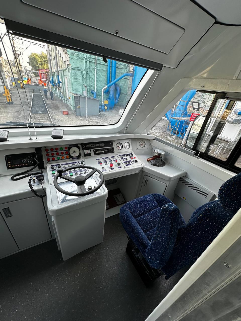 На маршрутах Дніпра з’явиться новий модернізований електропоїзд «Борсук»