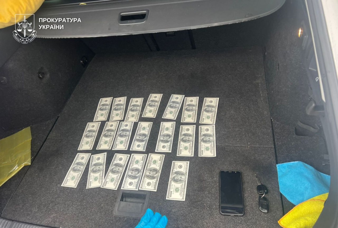 У Кривому Розі затримано двох чоловіків, які «продавали» водійські посвідчення