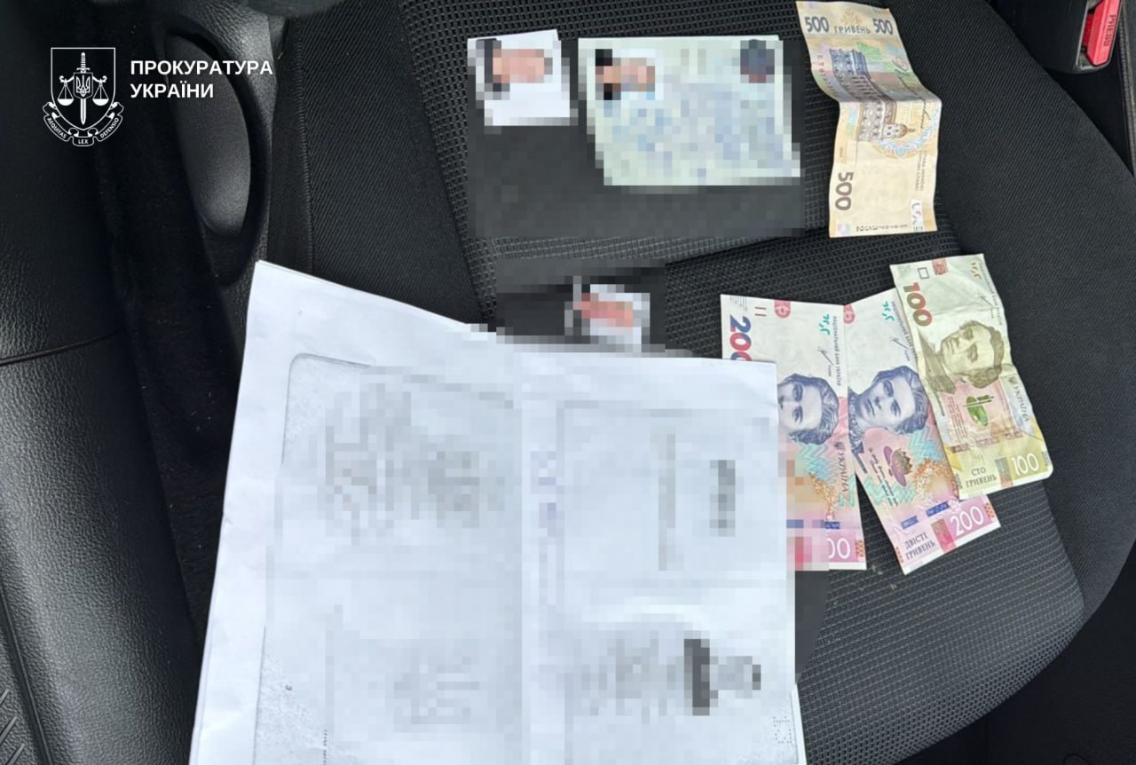 У Кривому Розі затримано двох чоловіків, які «продавали» водійські посвідчення