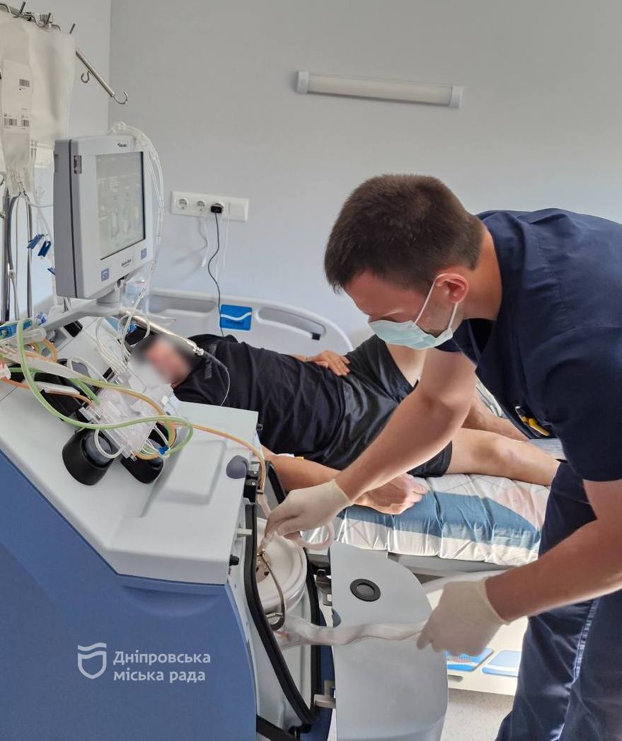 Дніпровські медики вперше пересадили стовбурові клітини дорослому пацієнту