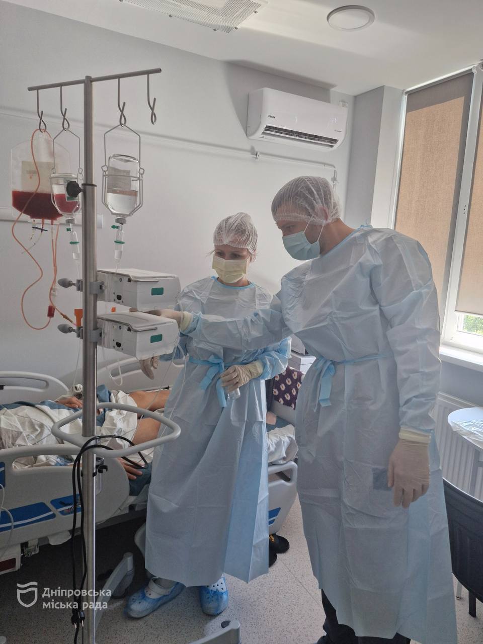 Дніпровські медики вперше пересадили стовбурові клітини дорослому пацієнту