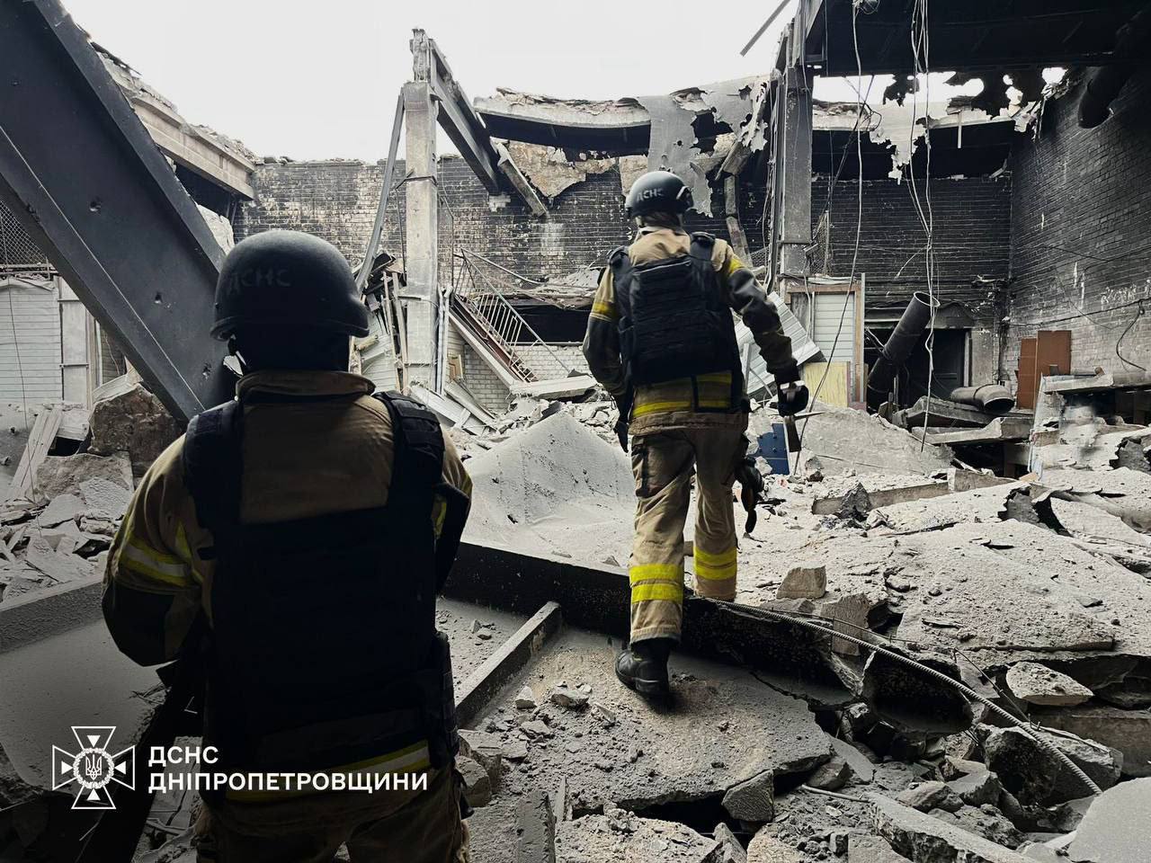 Масована атака на Дніпро та область: є постраждалі та руйнування