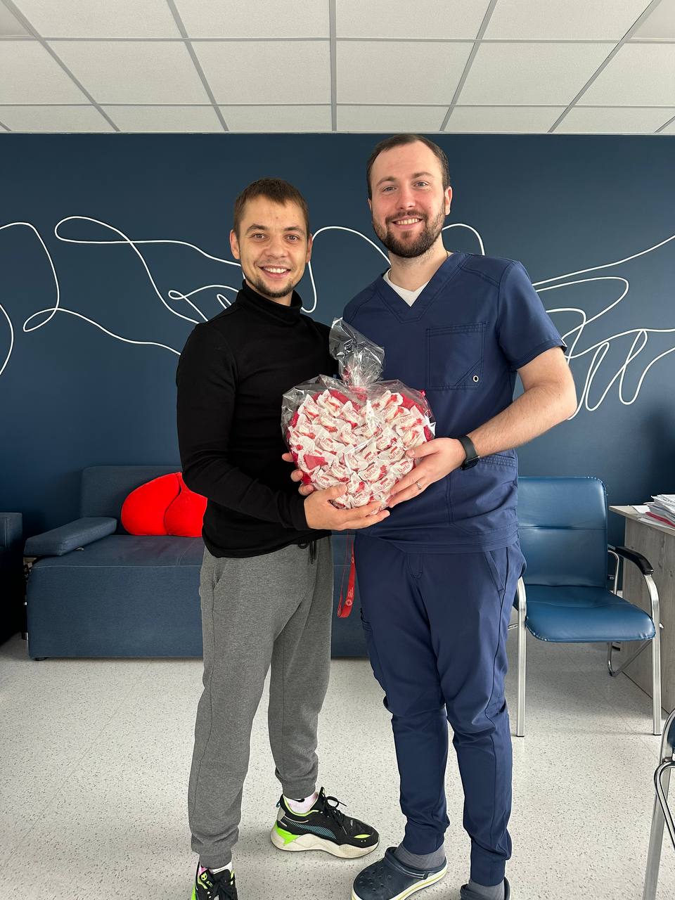 Дніпрянка, якій брат віддав свою нирку, проходить реабілітацію після трансплантації