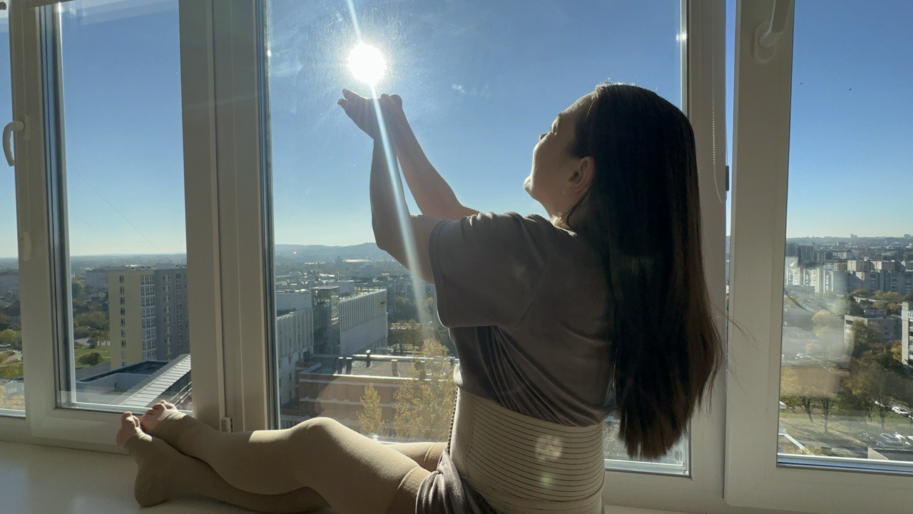 Дніпрянка, якій брат віддав свою нирку, проходить реабілітацію після трансплантації