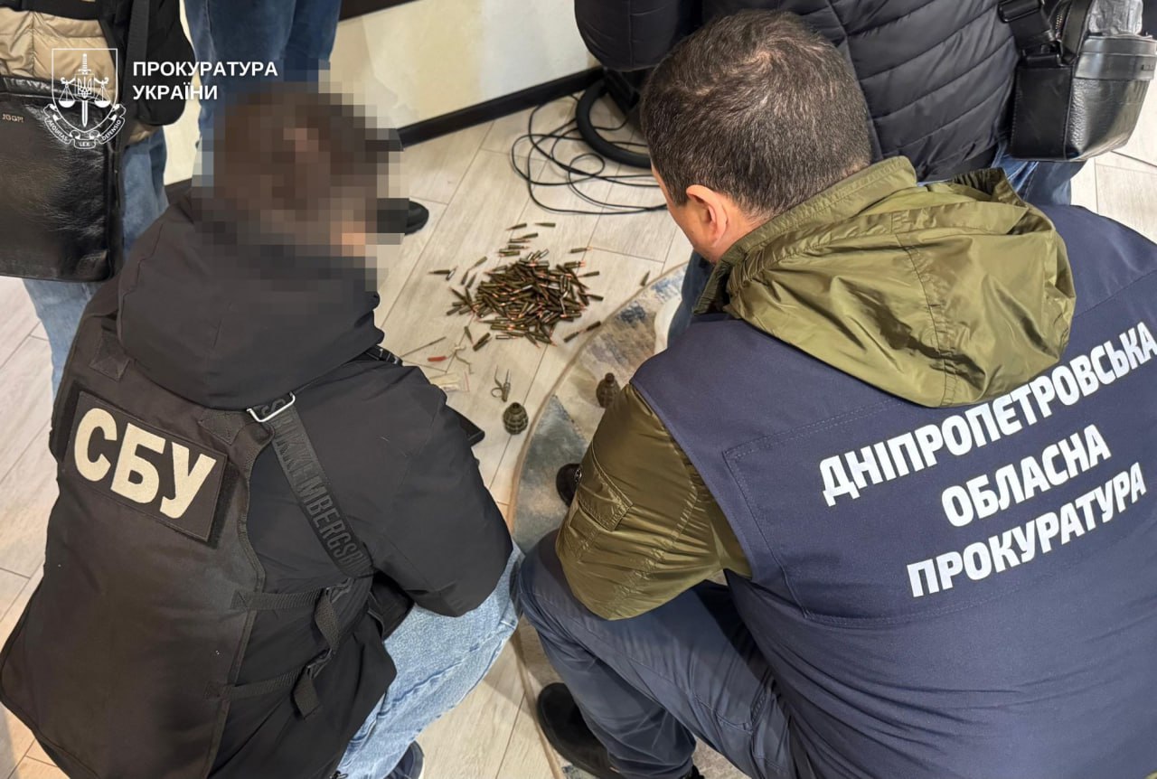 У Дніпрі затримали двох чоловіків, які передавали ФСБ координати критичних об’єктів міста